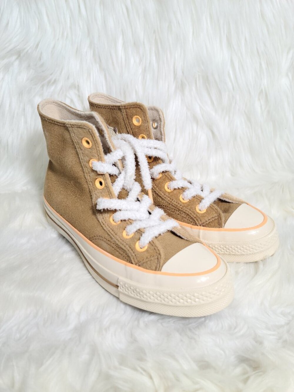 Converse Chuck Taylor All Star High Top Tan 7 Women / 5 Men NEW